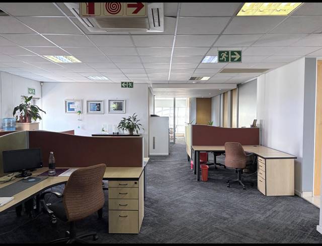 983M² OFFICE FOR SALE IN FOURWAYS